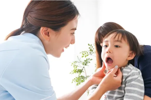 歯科医院にきた子供