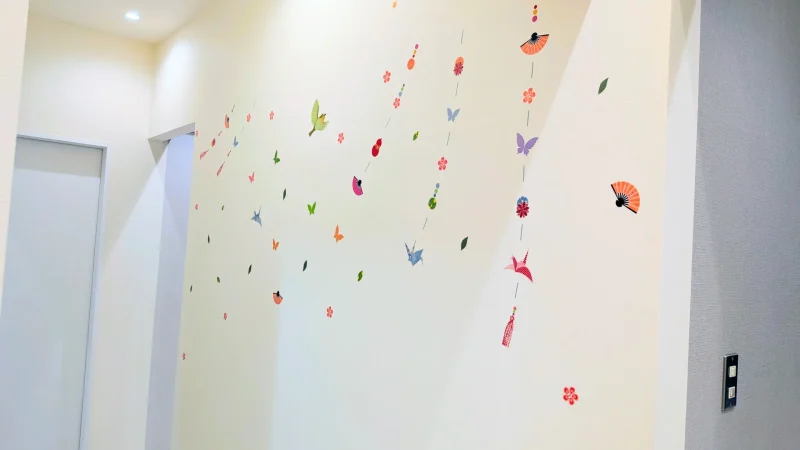 歯科医院のウォールステッカーの飾りつけ