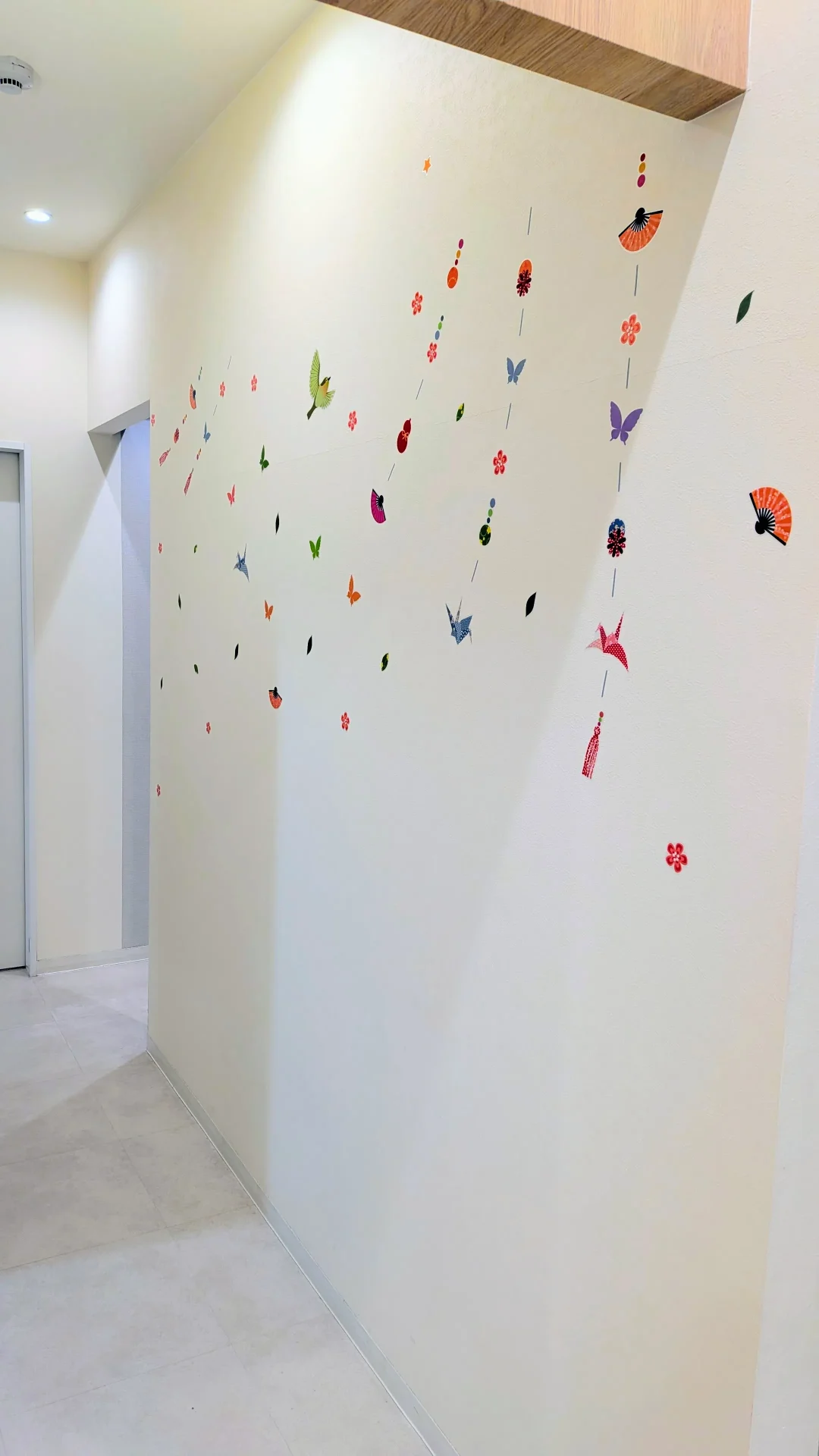 歯科医院のウォールステッカーの飾りつけ